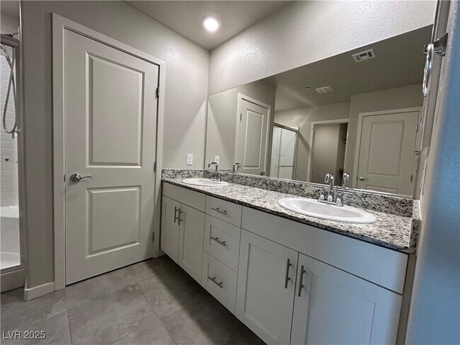 Building Photo - 10228 Crimson Mdw Ave