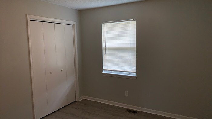 Building Photo - 509 Kenneth Ln