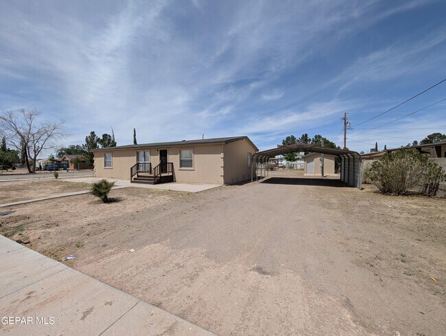 Primary Photo - 10372 Manzana Rd