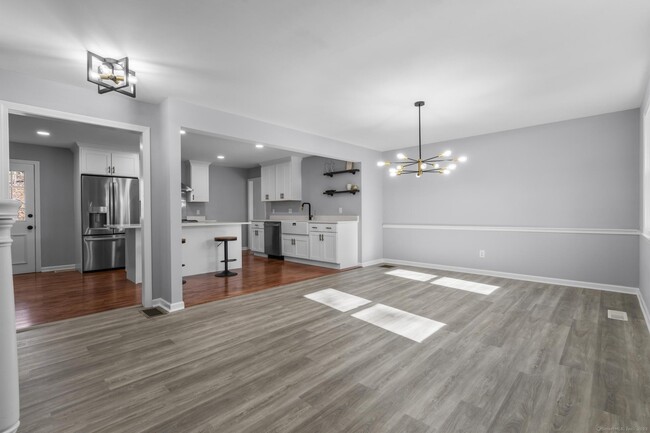 Building Photo - 40 Harkness Dr