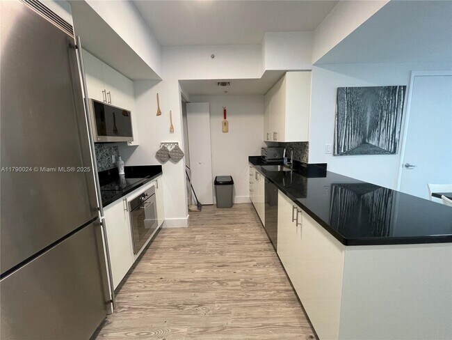 Building Photo - 92 SW 3rd St