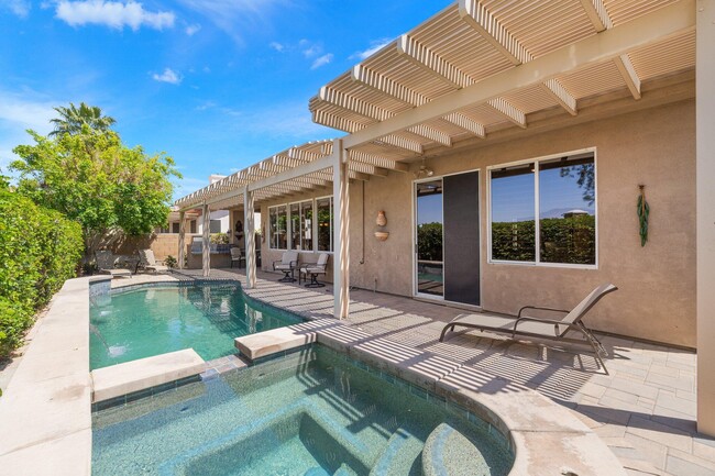 Building Photo - 44085 Royal Troon Dr