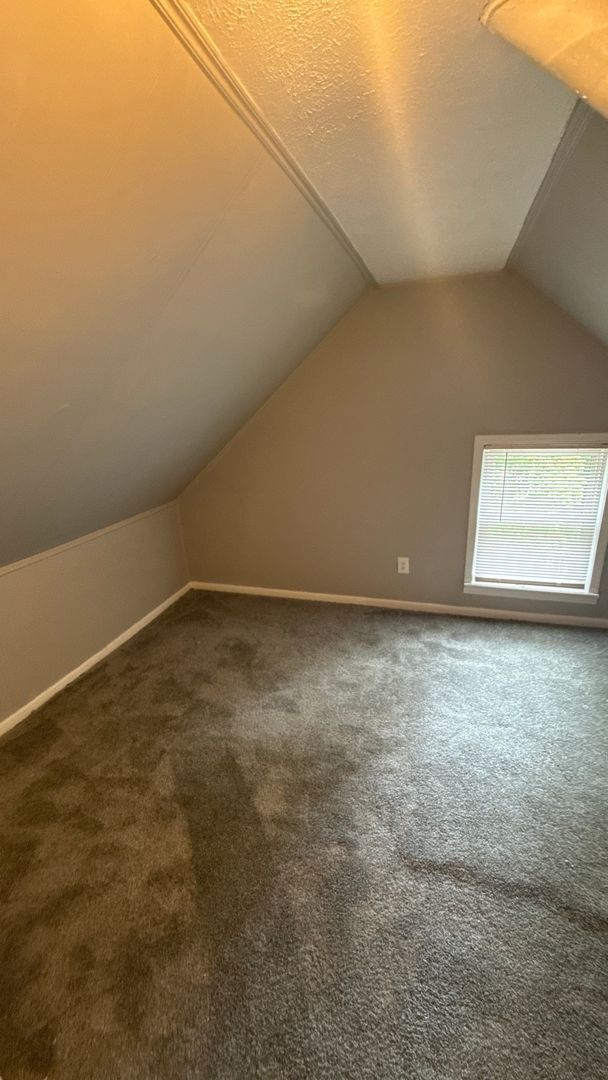 Building Photo - Single family