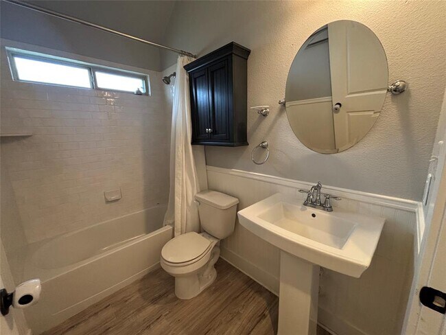 Building Photo - 116 Lasino Dr