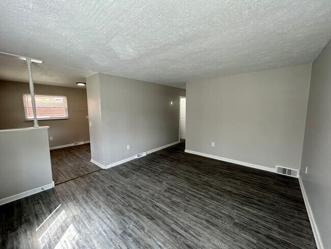 Building Photo - 5832 Childs Ave