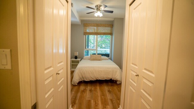 Building Photo - Elevate Your Lifestyle: Luxurious North-Facing Residence with Stunning Courtyard Views