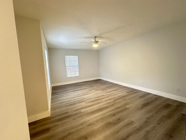 Building Photo - 356 Prestwick Cir