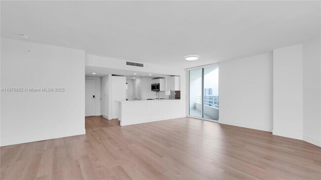 Building Photo - 555 NE 34th St