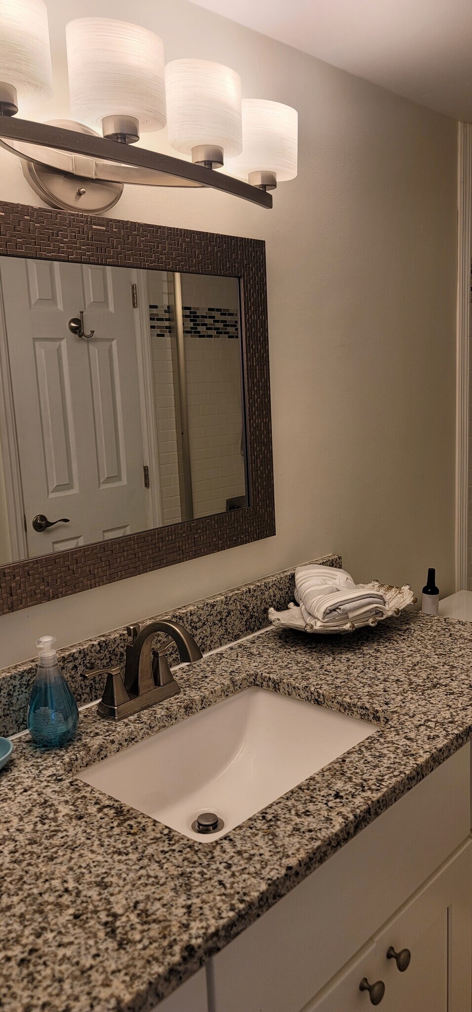 Building Photo - 1830 Robalo Dr