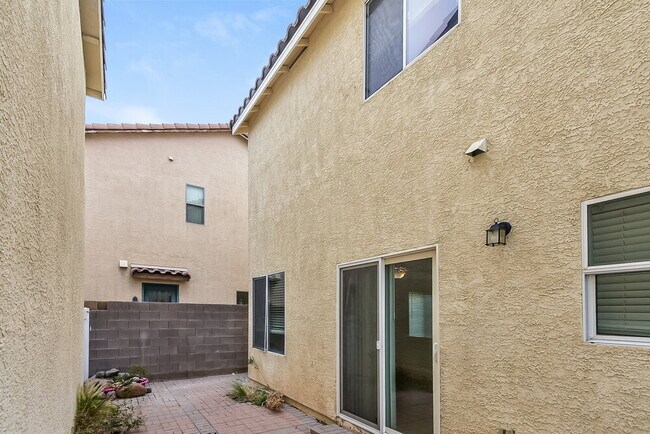 Building Photo - 7472 Celosia St