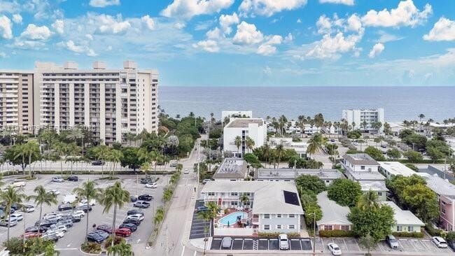 Building Photo - 4658 Bougainvilla Dr