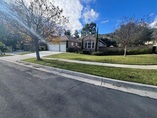 Building Photo - 4420 Putting Green Dr