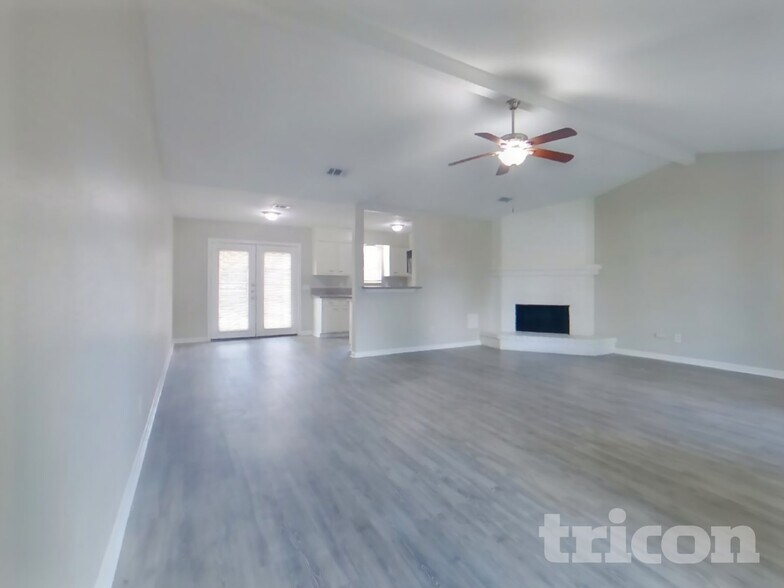 Building Photo - 22023 Singing Spurs Dr