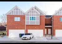 Building Photo - 5424 Delmar Blvd