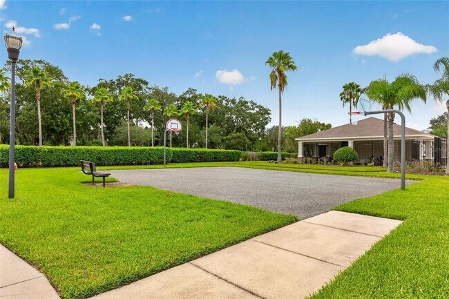 Building Photo - 817 Ashentree Dr