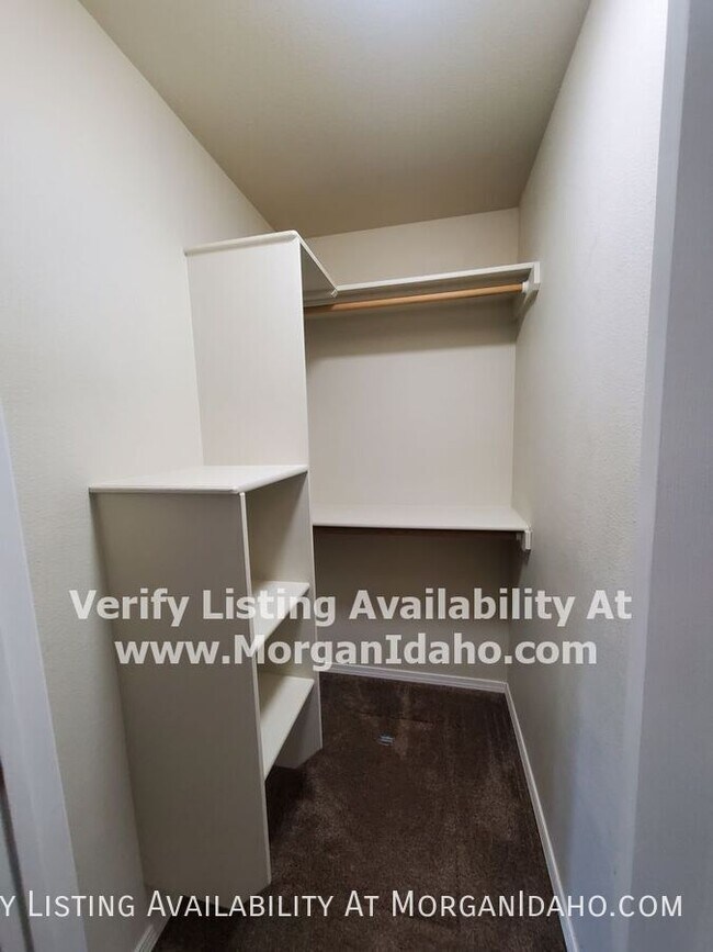 Building Photo - 217 N Avenger Ln