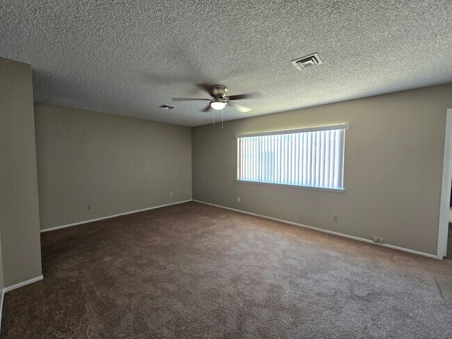 Building Photo - A Fabulous 4 Bedroom Single Story Home in East Las Vegas