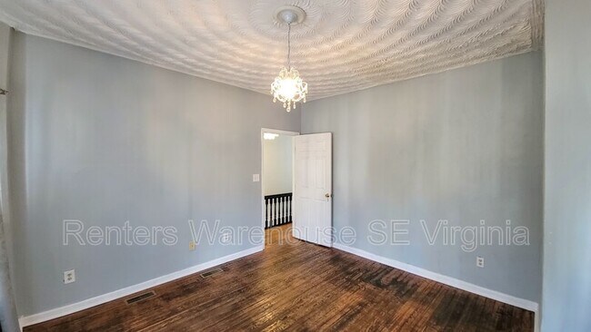 Building Photo - 1026 25th St