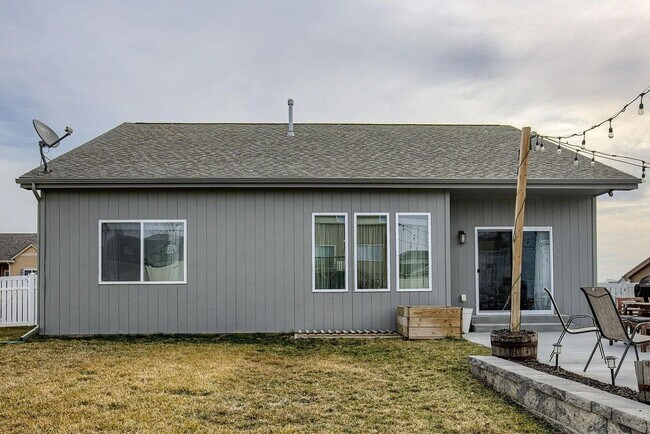 Building Photo - Hyda Hills Ranch For Rent Near Offutt AFB