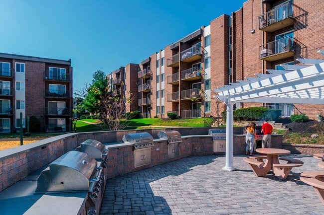 Building Photo - Bright and Modern 1 Bed 1 Bath Condo With ...