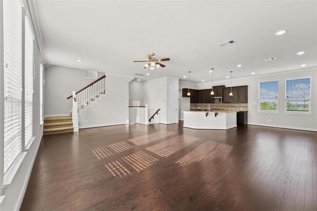 Building Photo - 9611 Knights Station Dr
