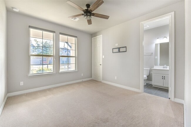 Building Photo - 28918 Woods Rose Ct