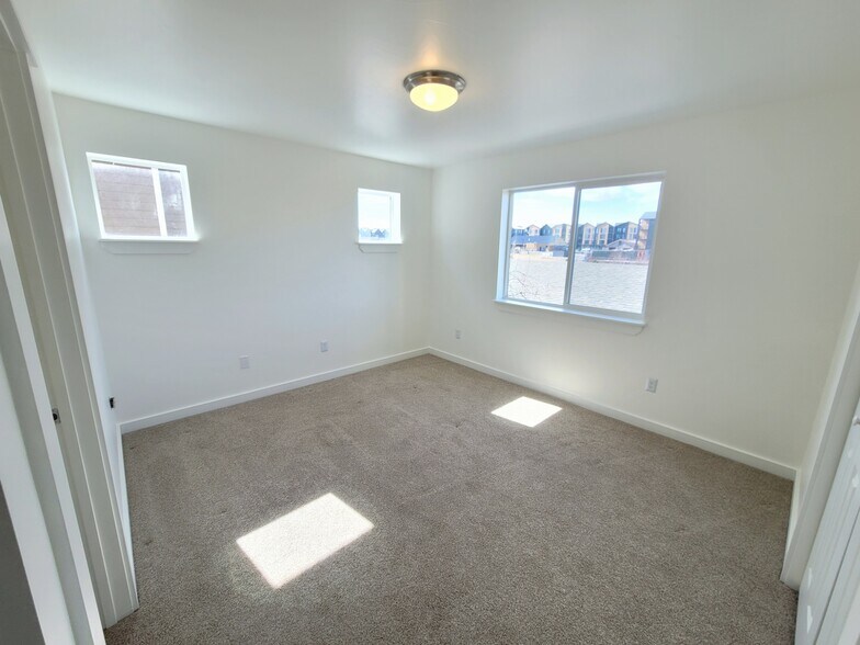 Building Photo - 2236 Baxter Ln