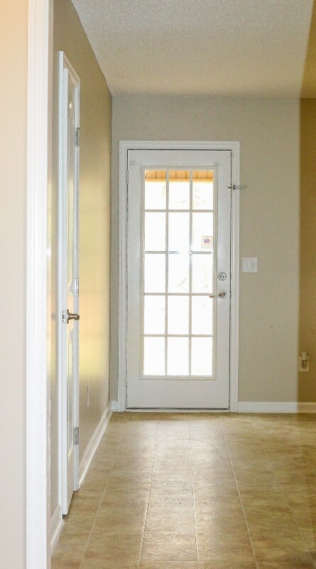 Building Photo - 264 Welcome Home Village Rd