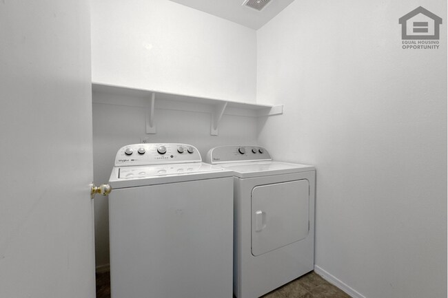 Building Photo - 5Bed/3Bath House at McDowell Rd/Avondale Blvd! Ready for Immediate Move-In!