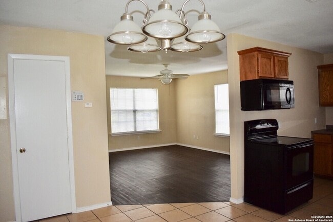 Building Photo - 1758 Amanda St