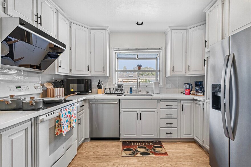 Building Photo - 2355 Arlene Dr