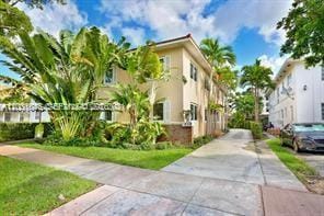 Building Photo - 219 Menores Ave