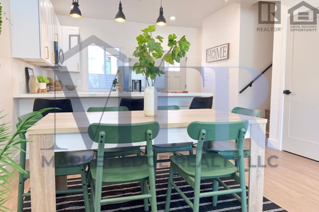 Building Photo - 165 Sugarloaf St