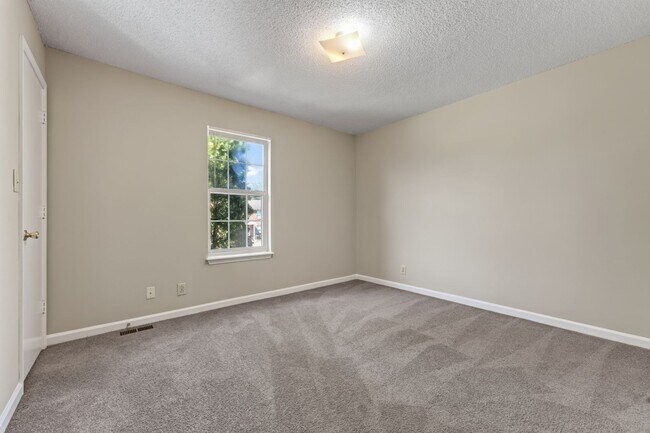 Building Photo - 1731 Baltimore Dr
