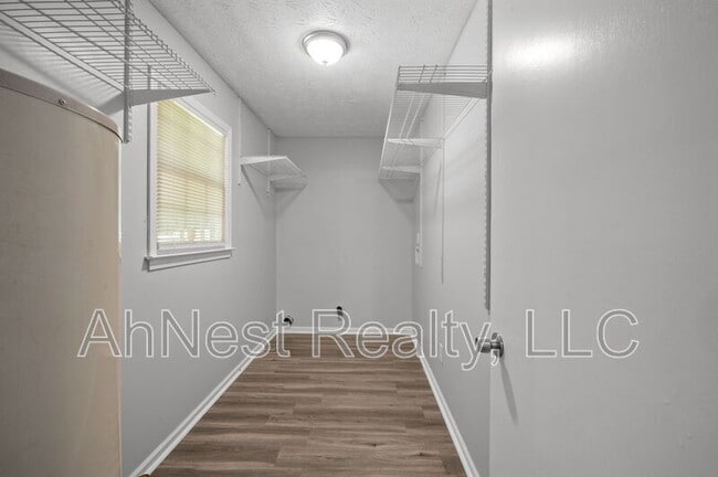 Building Photo - 50 Woodland Trce