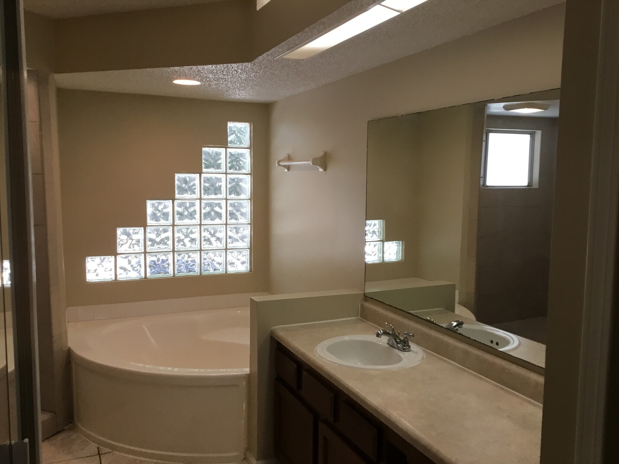 Building Photo - 1773 Chandelier Cir E