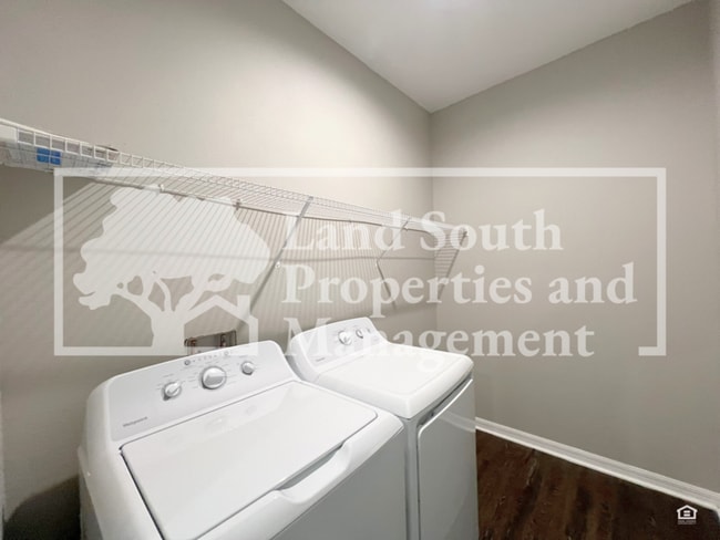 Building Photo - 3419 Cup Drive