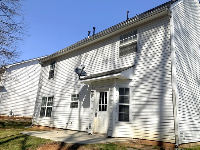 Building Photo - 1580 Margate Ct