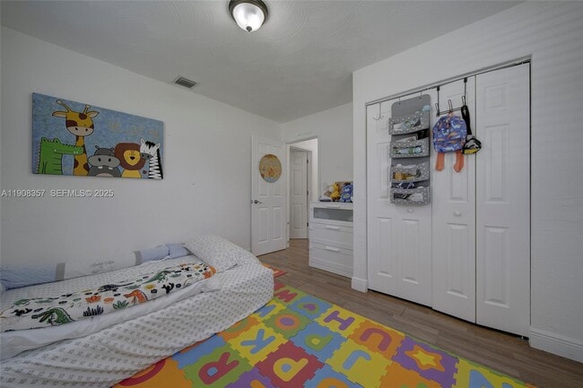 Building Photo - 6433 SW 25th St