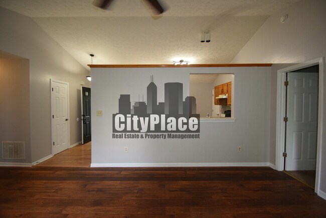 Building Photo - 525 E Pine Ridge Dr