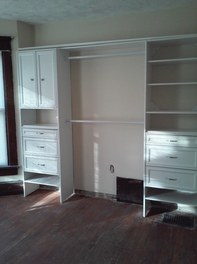 Building Photo - 730 Vattier Street