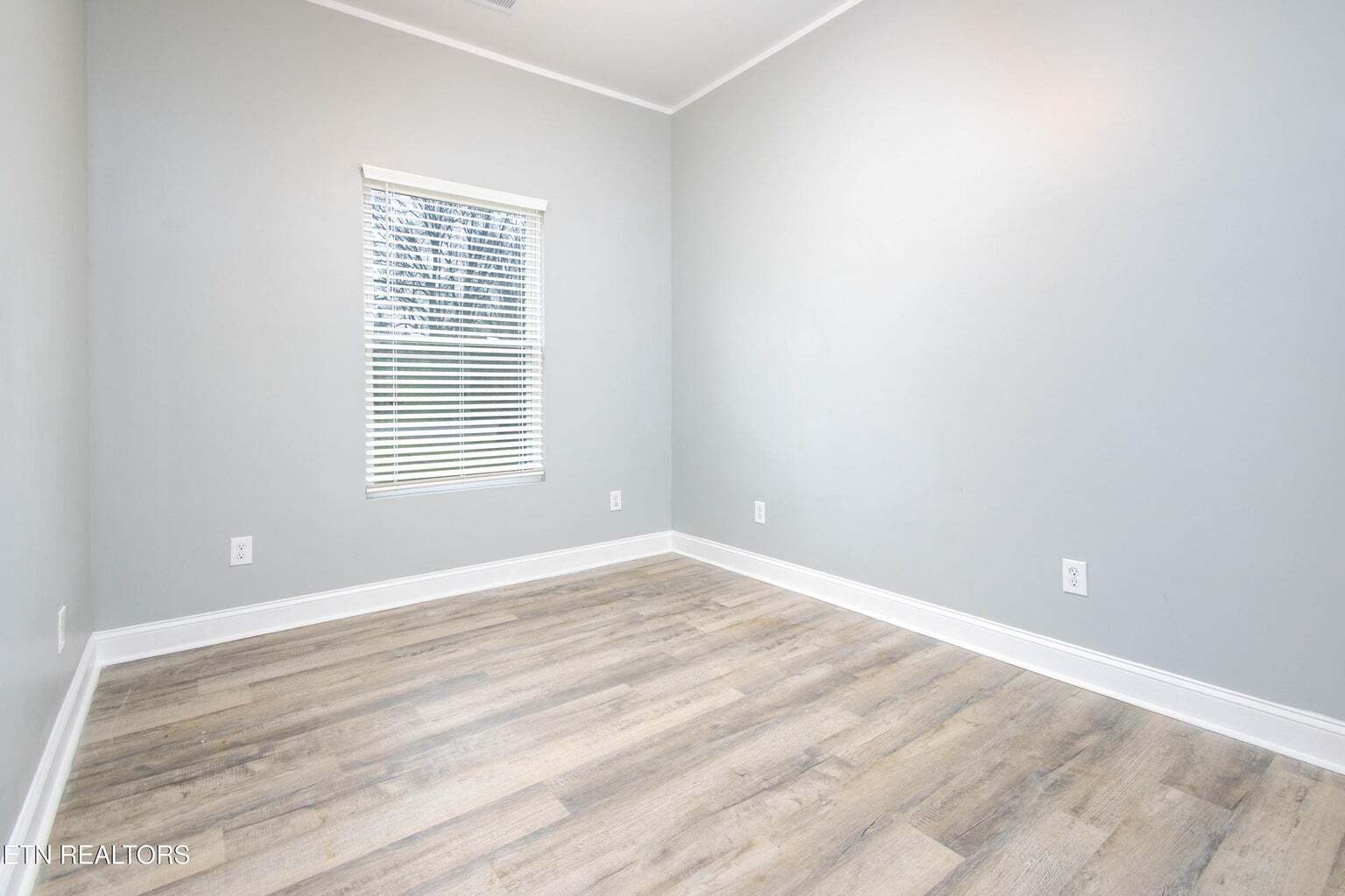 Building Photo - 224 E Quincy Ave