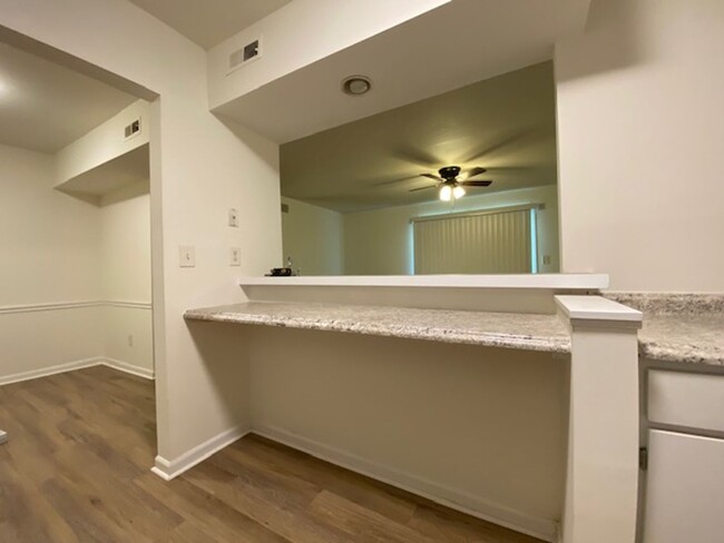 Building Photo - High Meadow condo 1 BED, 1BATH Ground leve...