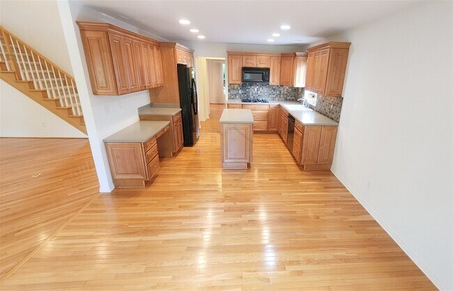 Building Photo - 29157 Hemingway Dr