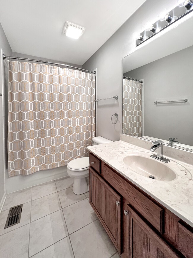 Building Photo - 416 Farnsworth Cir