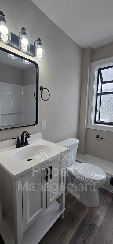 Building Photo - 724 Kinnaird Ave