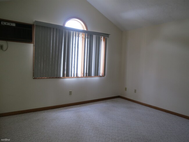 Building Photo - 3 br, 1.5 bath Condo - 49D Eastbrook Hts