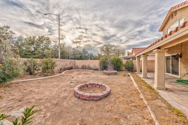 Building Photo - 7767 Parnell Ave