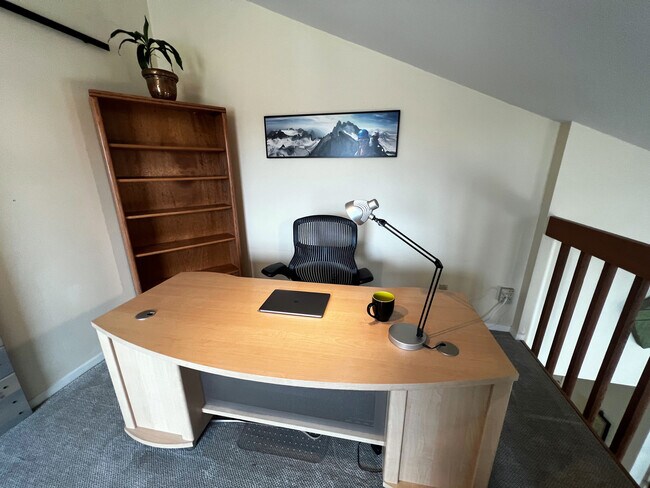 Office Loft - 8033 Countryside Park