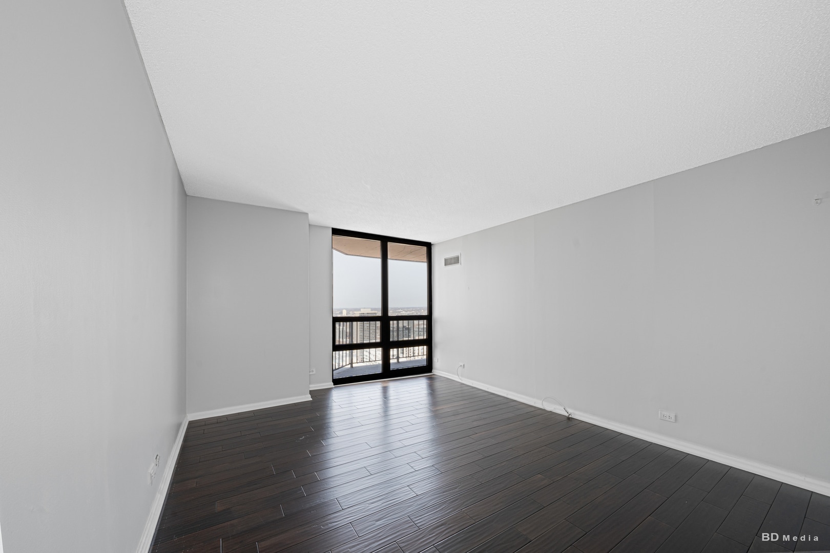 Building Photo - 10 E Ontario St
